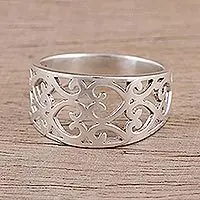 Top Rated Amour AllureSterling Silver Heart Motif Band Ring Handcrafted in India